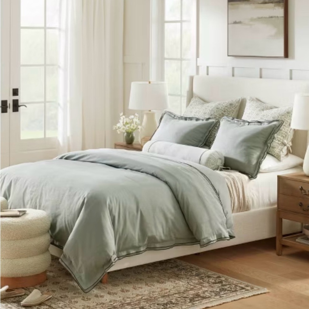 Threshold x Studio McGee Double Flange Merrow Stitch Full / Queen Duvet Cover